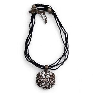 Source Unknown Black and Gold Filigree Necklace